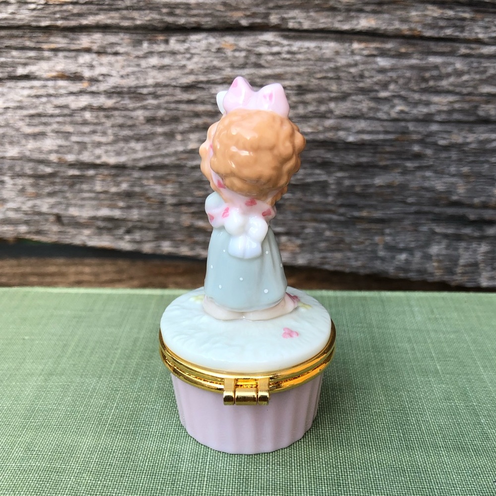 Precious Moments Pink and Gold Trinket Box tooth fairy Pill box Sad eyes Hinged - Picture 4 of 10